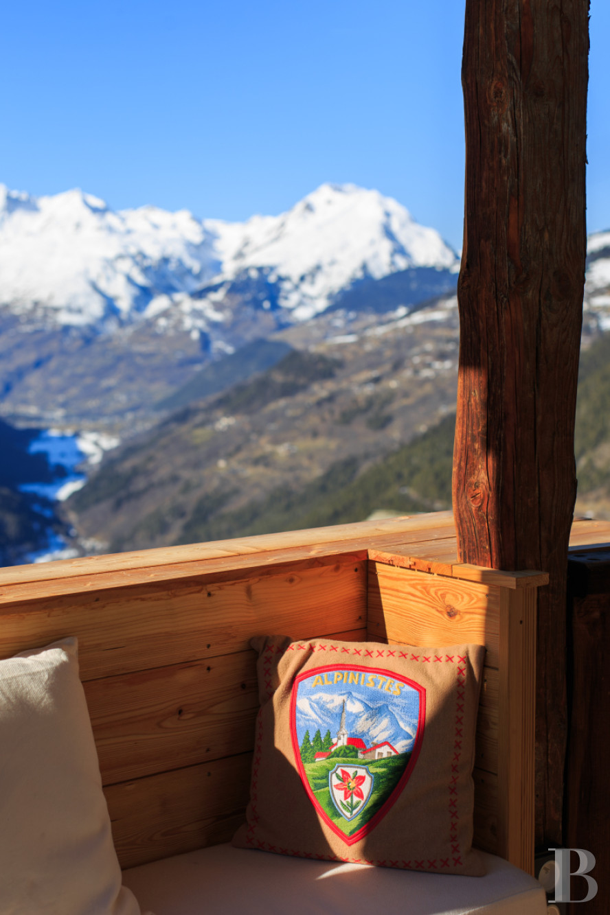 A large traditional, carefully renovated chalet in a hamlet in the Tarentaise valley in Savoie - photo  n°5
